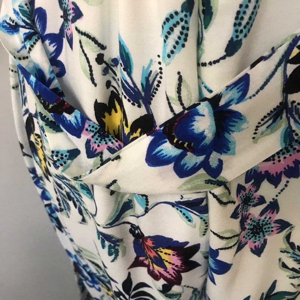 Women’s Off White Floral Jumpsuit - Picture 4 of 8